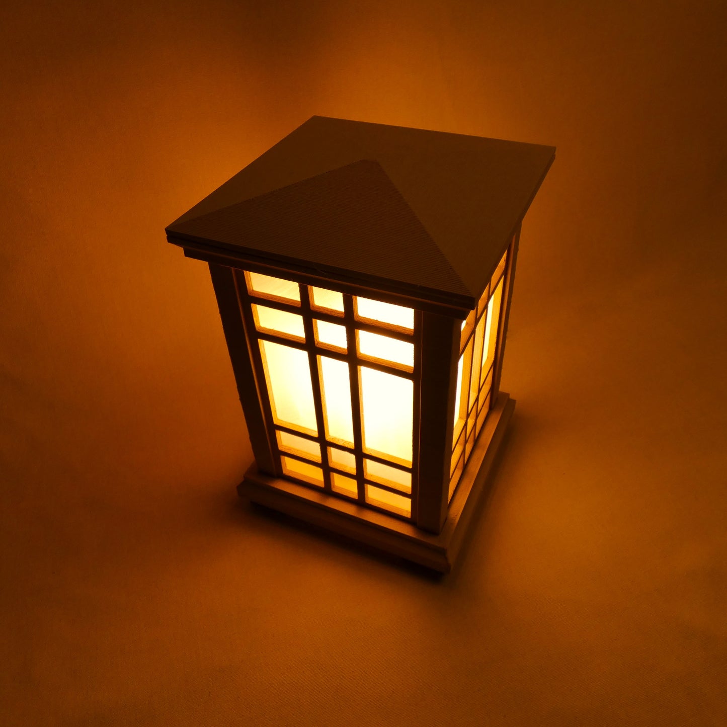 Lampe d'intérieur Shapline multi-ambiances (STL)